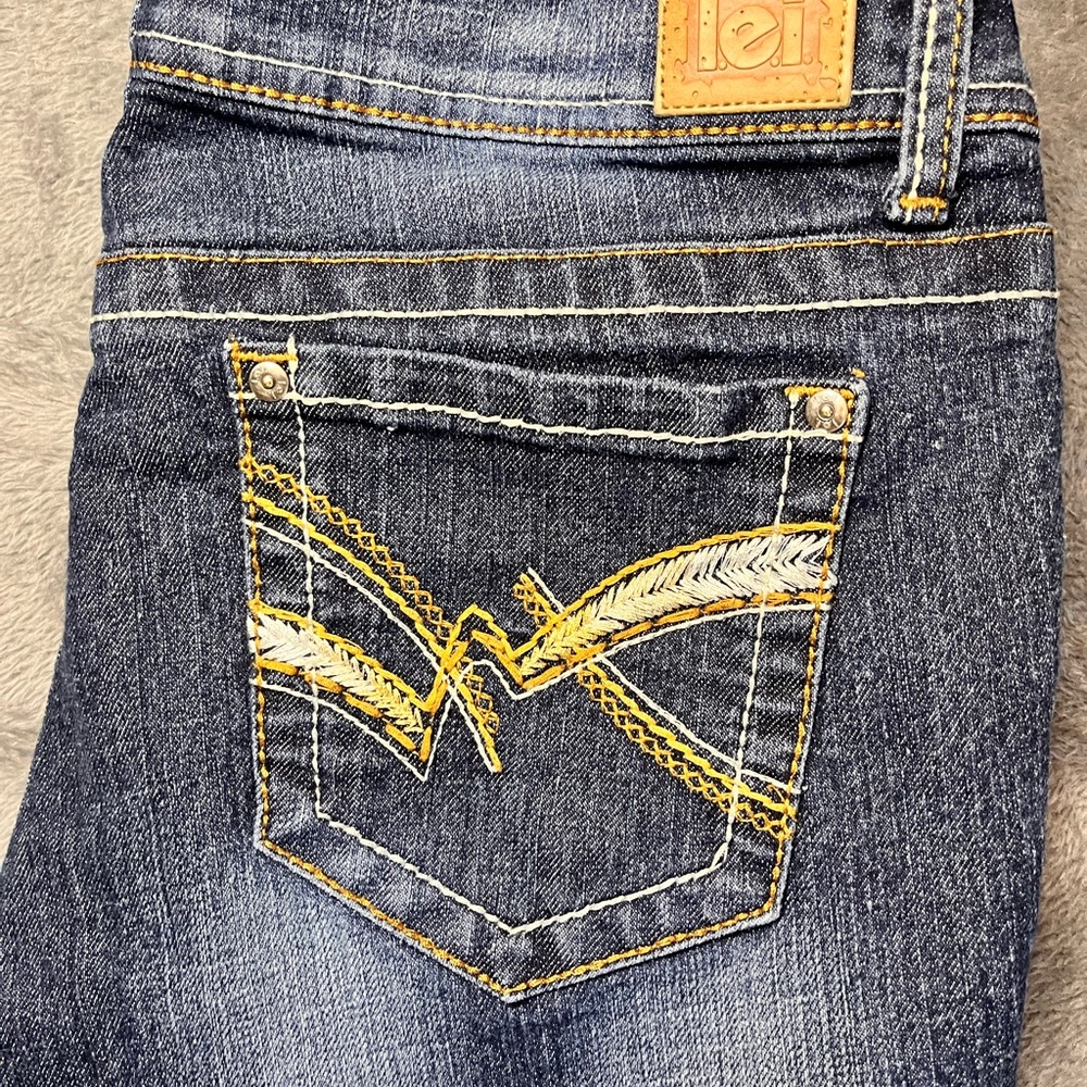 11 Short l.e.i. ashley Lowrise Boot Jeans - Blue - Picture 6 of 15